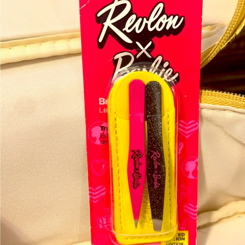 Revlon Barbie pair of tweezers. Add on to any order for $6!!!